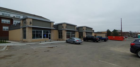 Chaska Retail Multi-Tenant Retail For Lease: 700 N Chestnut St, Chaska, MN 55318